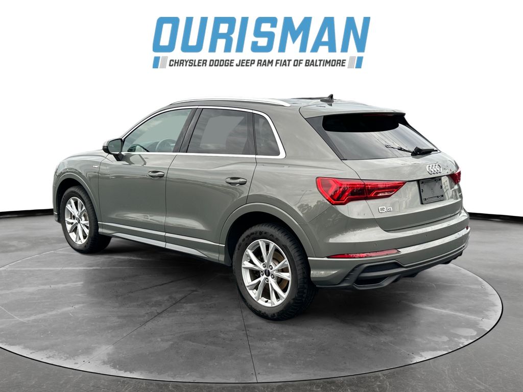 2024 Audi Q3 45 TFSI S line Premium photo 4