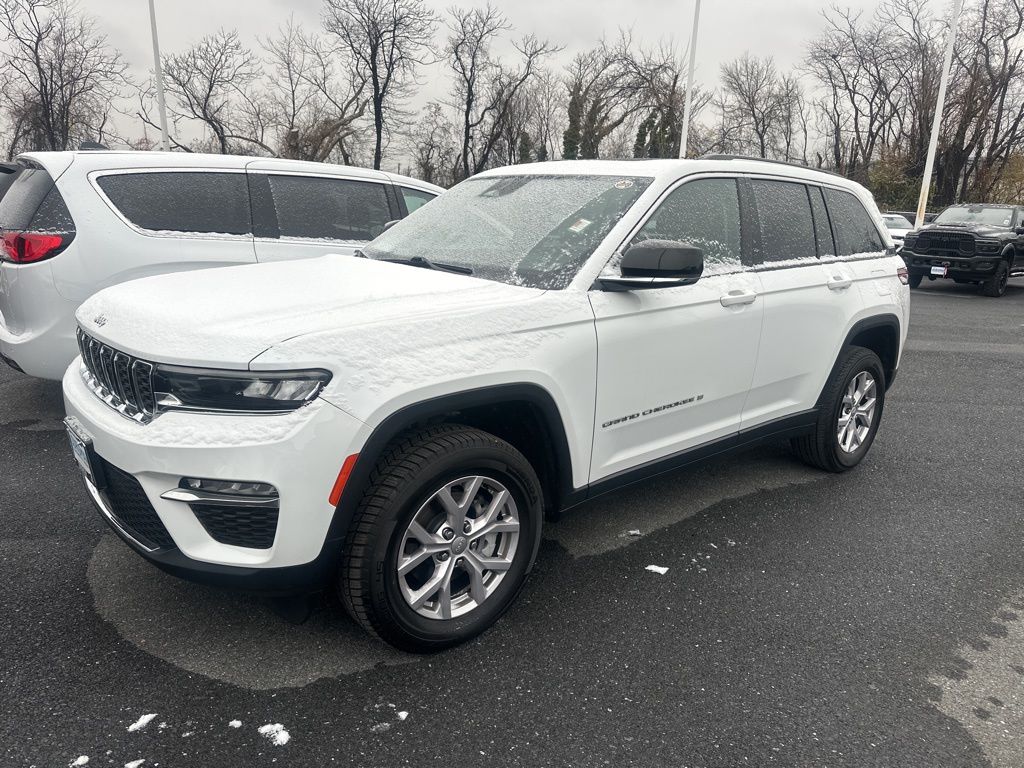 2022 Jeep Grand Cherokee Limited's photo