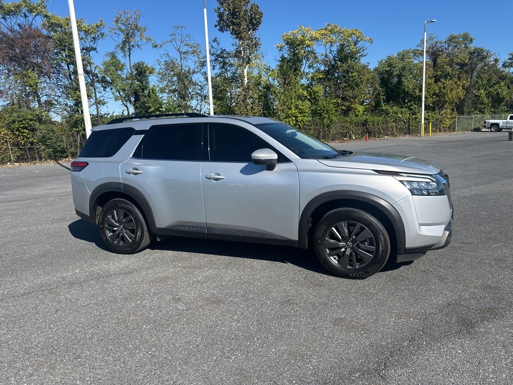 2024 Nissan Pathfinder SV photo 3