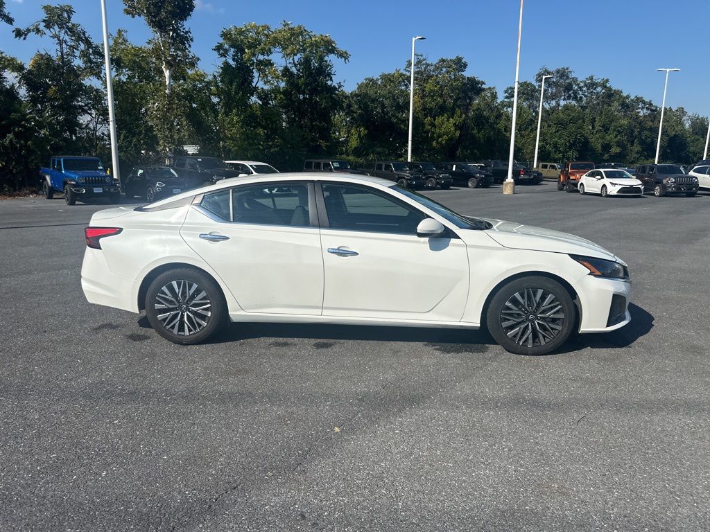 2023 Nissan Altima 2.5 SV photo 4