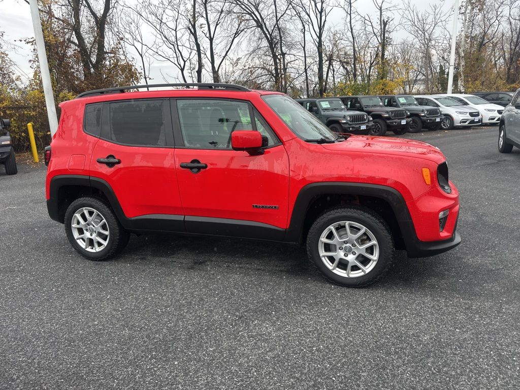 2020 Jeep Renegade Latitude photo 3