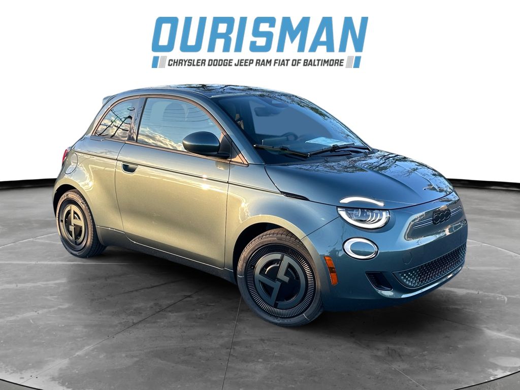 2025 FIAT 500e Base's photo