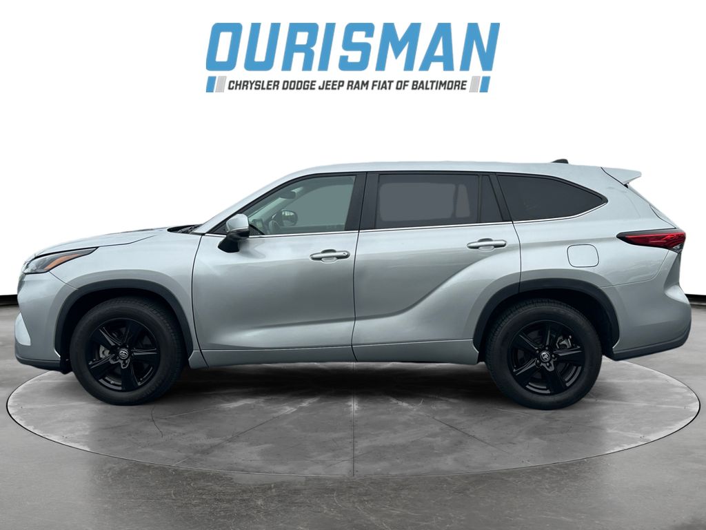 2023 Toyota Highlander L photo 3