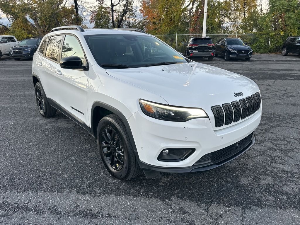 Used 2023 Jeep Cherokee Altitude Lux SUV