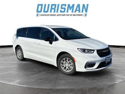 2026 Chrysler Pacifica Select Passenger Van