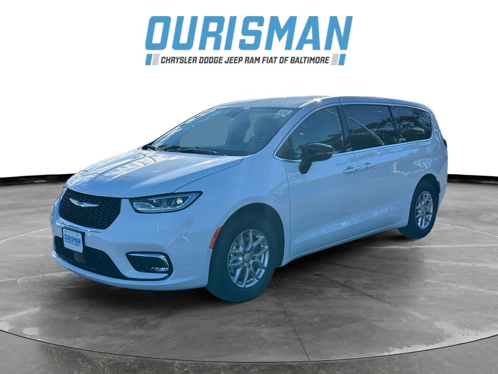 2026 Chrysler Pacifica photo 2