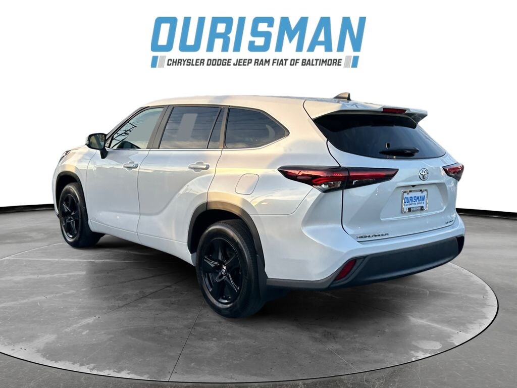 Used 2024 Toyota Highlander LE SUV