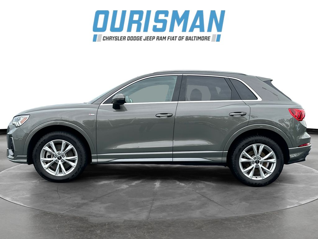 2024 Audi Q3 45 TFSI S line Premium photo 3