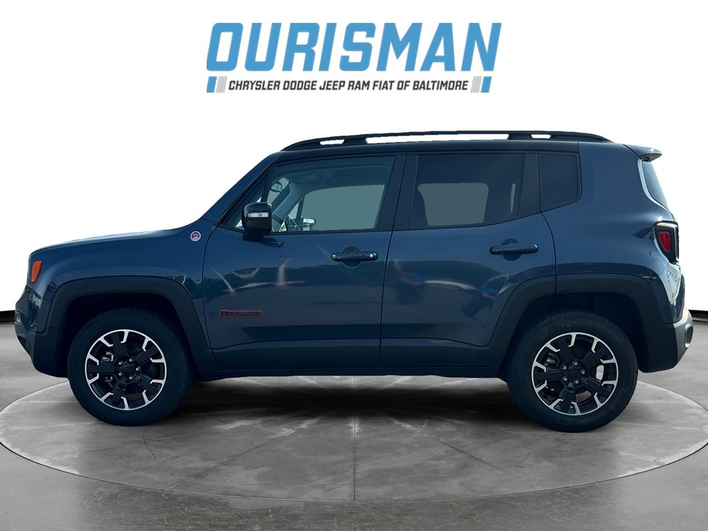 2023 Jeep Renegade Trailhawk photo 3