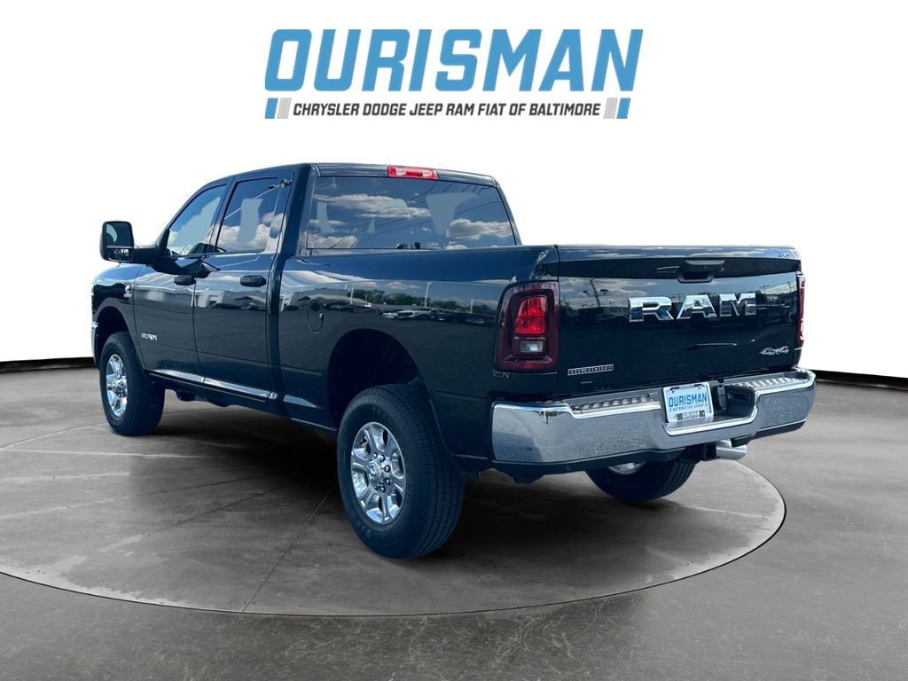 New 2025 Ram 2500 BIG HORN CREW CAB 4X4 6'4 BOX Pickup