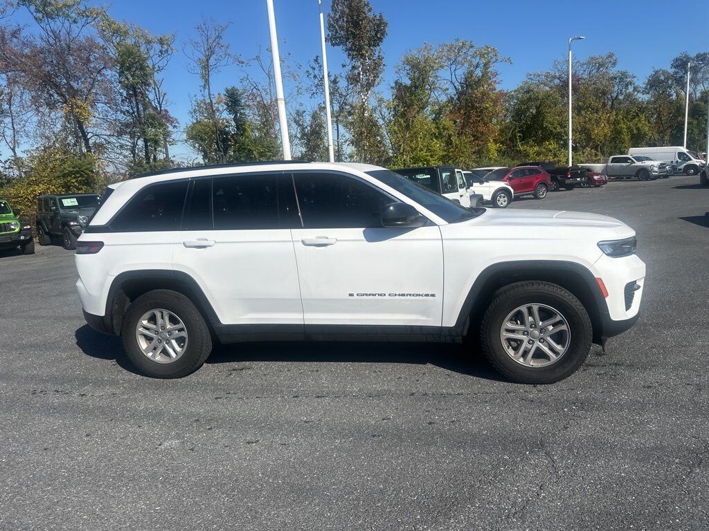 Used 2023 Jeep Grand Cherokee Laredo SUV