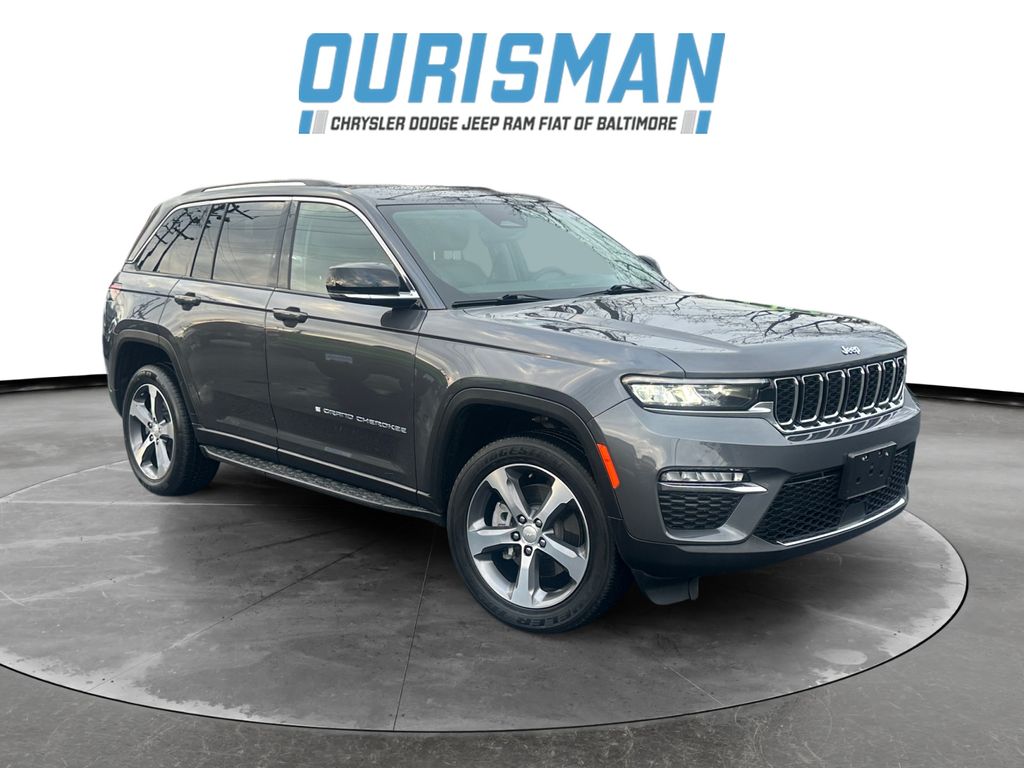 2022 Jeep Grand Cherokee 4xe's photo