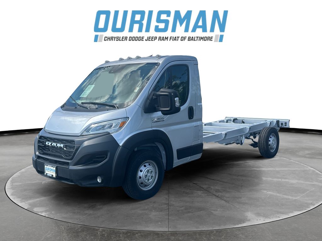 2023 Ram 3500 Cutaway photo 2