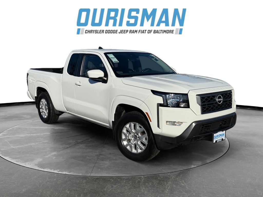 2022 Nissan Frontier SV's photo