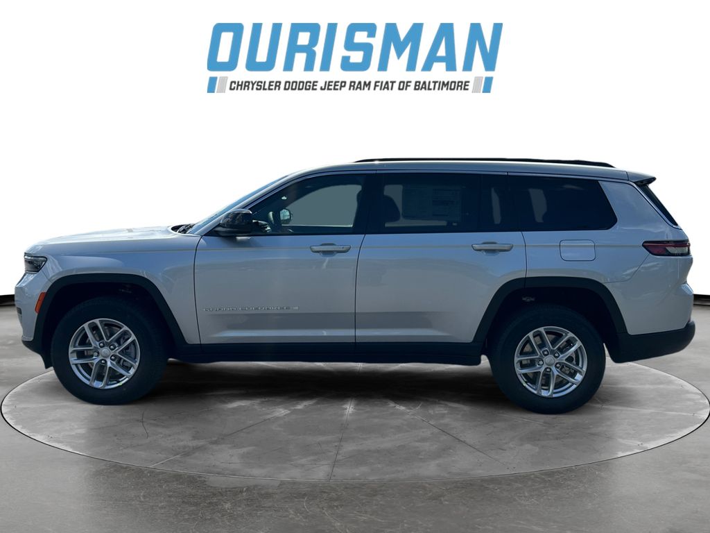2025 Jeep Grand Cherokee Laredo photo 3