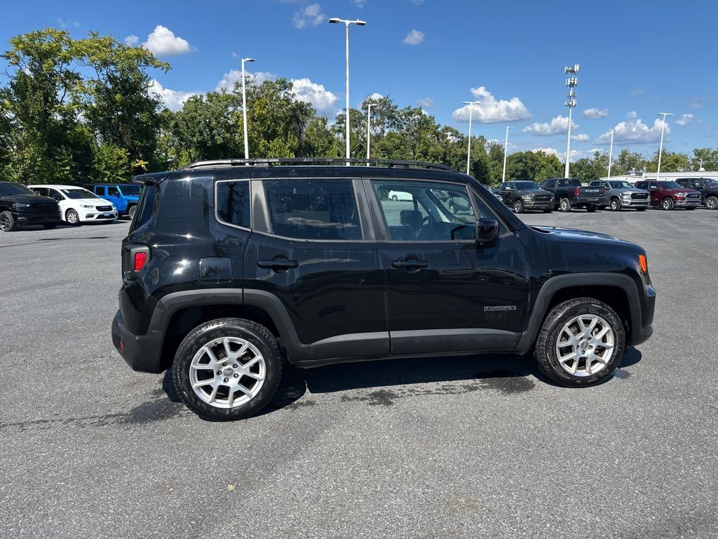 2021 Jeep Renegade Latitude photo 3