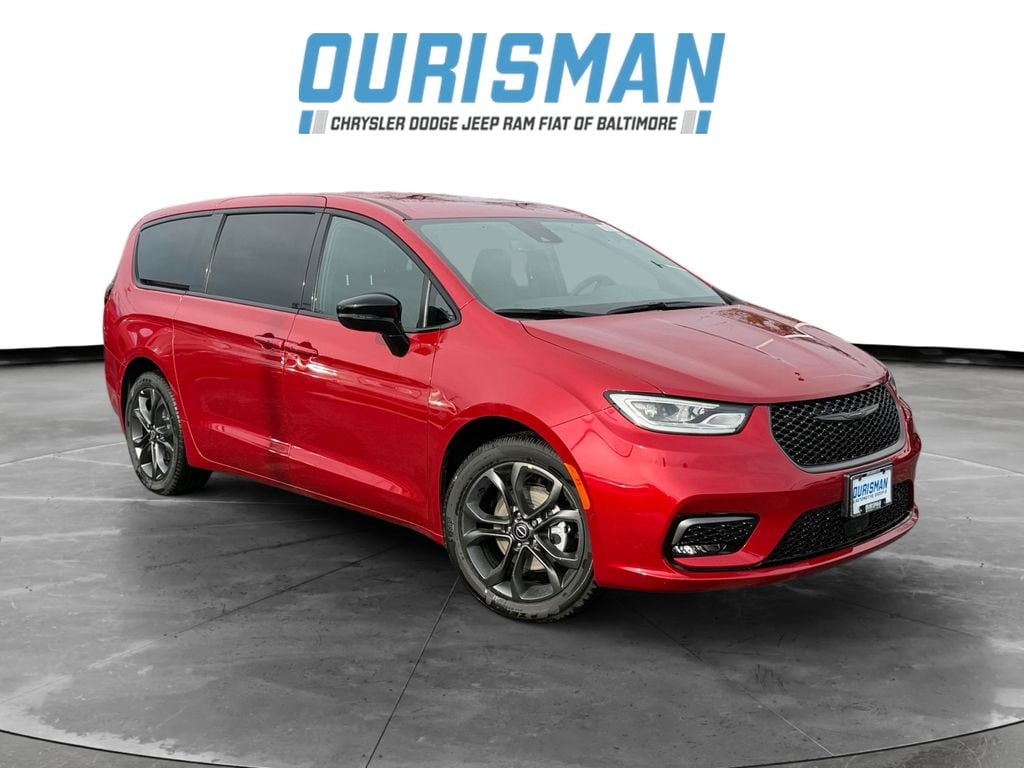 2026 Chrysler Pacifica Select's photo