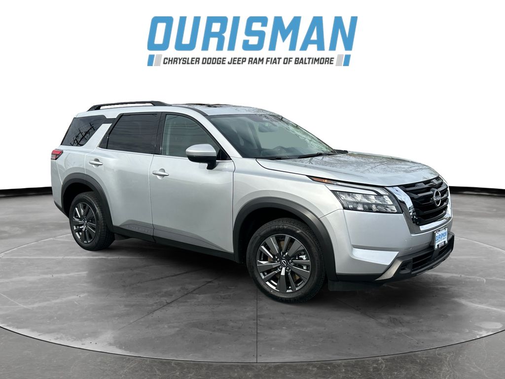 2024 Nissan Pathfinder SV's photo