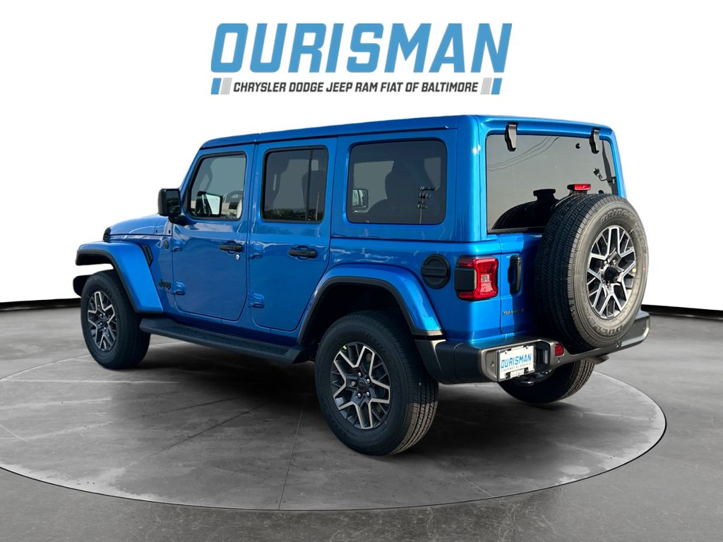 2025 Jeep Wrangler Sahara photo 4