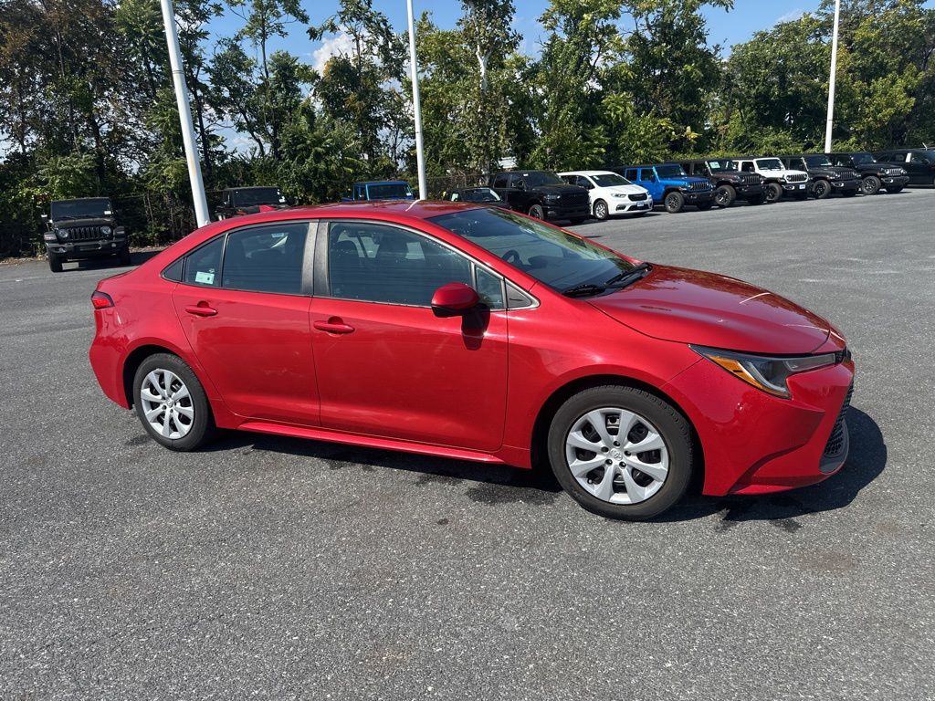 Used 2021 Toyota Corolla LE with VIN 5YFEPMAE9MP213852 for sale in Northfield, Minnesota