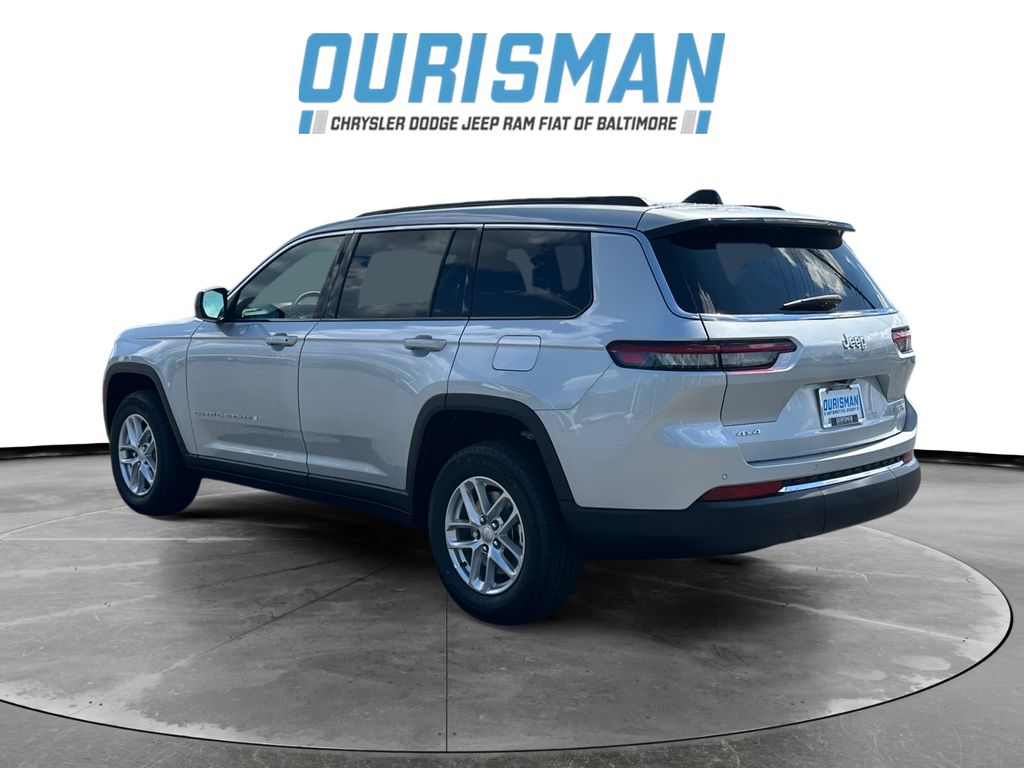 2025 Jeep Grand Cherokee Laredo photo 4