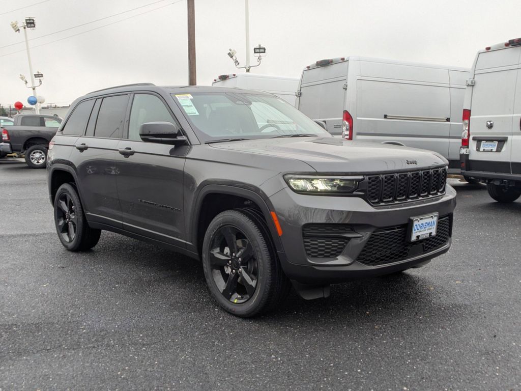 2025 Jeep Grand Cherokee Altitude X photo 2