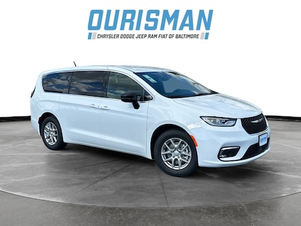 2026 Chrysler Pacifica Select Passenger Van