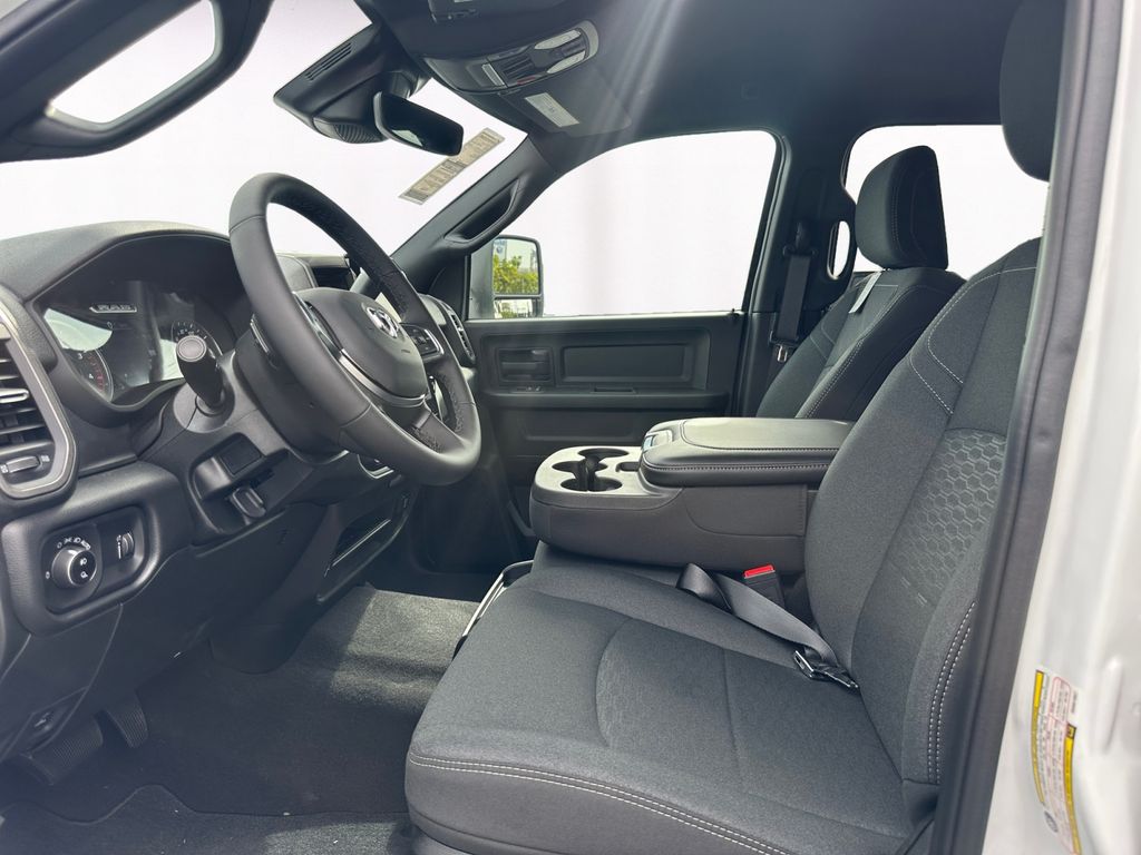 2025 RAM 2500 Tradesman - Photo 9