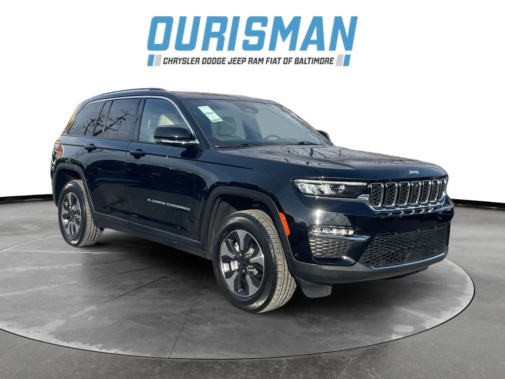 2022 Jeep Grand Cherokee 4xe's photo