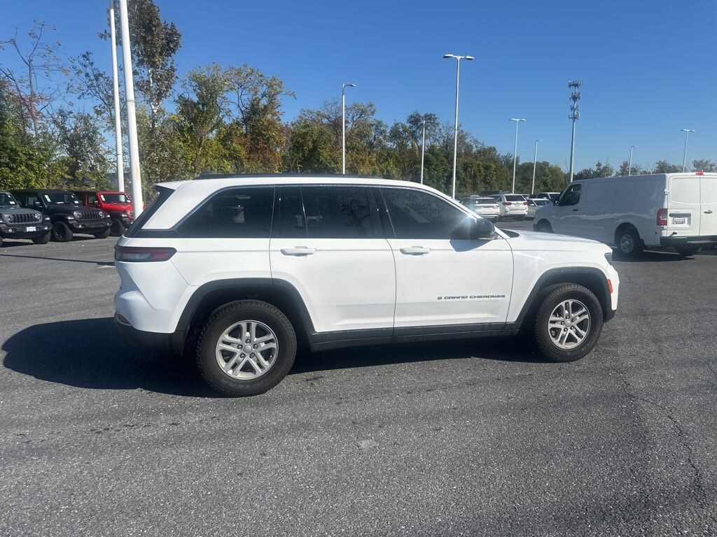 Used 2023 Jeep Grand Cherokee Laredo SUV