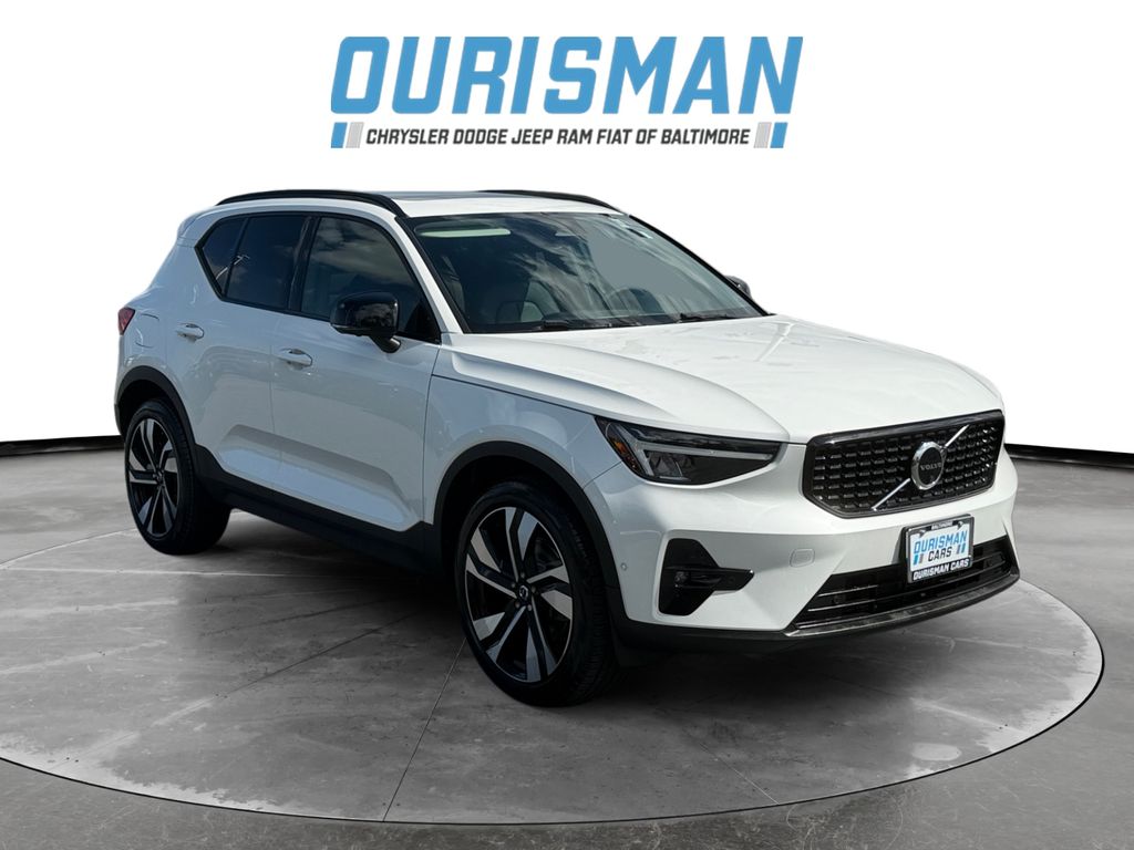 2023 Volvo XC40