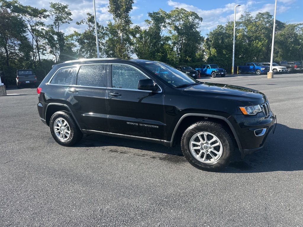 2018 Jeep Grand Cherokee Laredo E photo 2