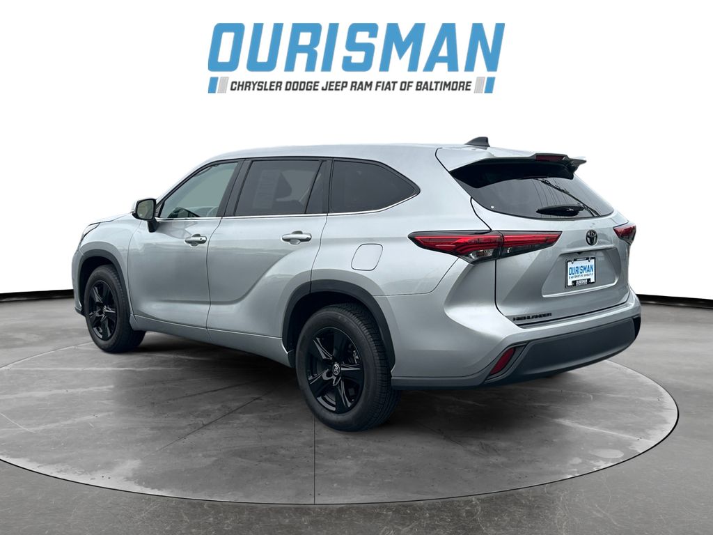 2023 Toyota Highlander L photo 4