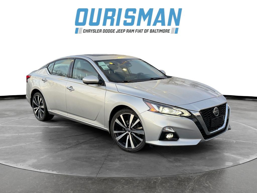 2019 Nissan Altima Platinum's photo