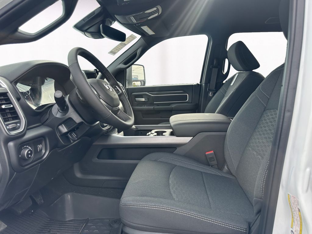 2025 RAM 2500 Big Horn - Photo 9