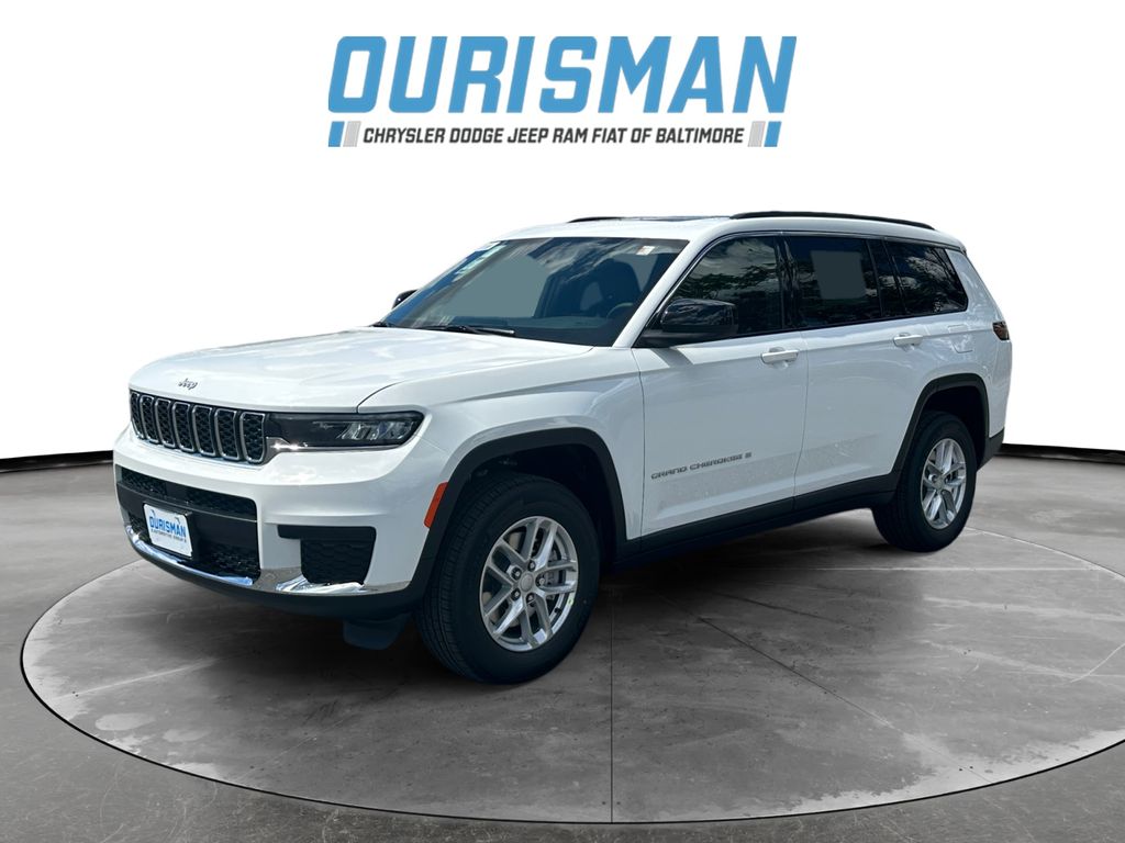 2025 Jeep Grand Cherokee Laredo photo 2