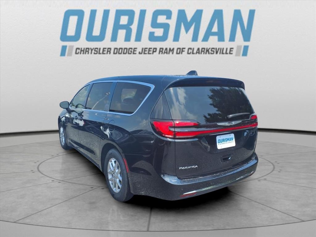 2025 Chrysler Pacifica photo 2
