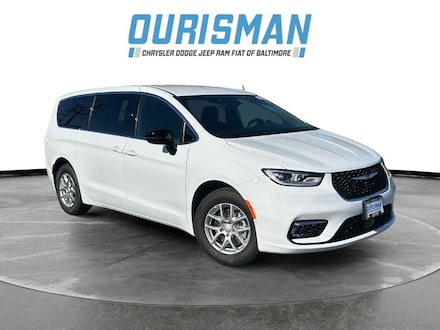 2026 Chrysler Pacifica Select Passenger Van