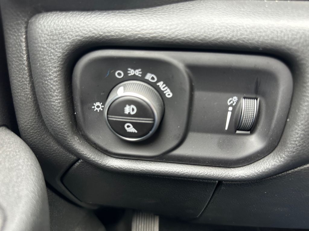 2025 RAM 2500 Tradesman - Photo 18