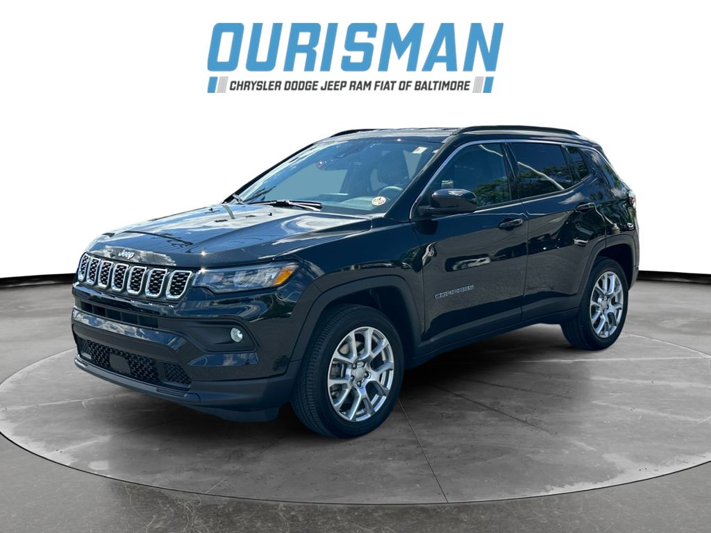 2024 Jeep Compass Latitude Lux photo 2