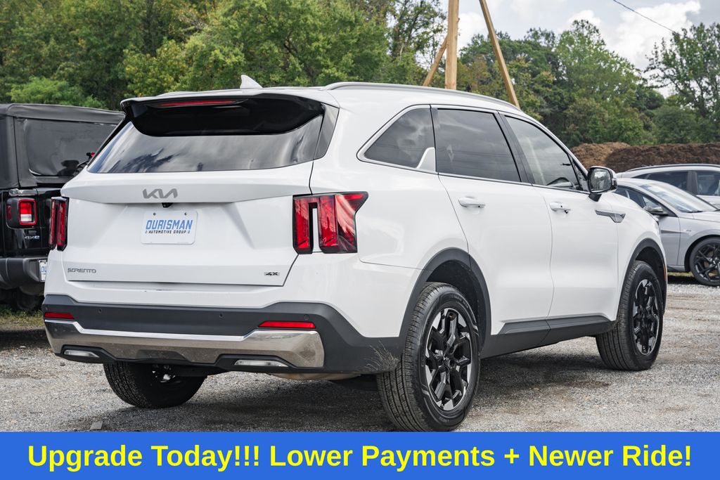 2024 Kia Sorento S photo 4