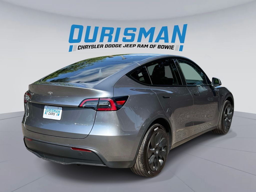 Used 2024 Tesla Model Y Long Range with VIN 7SAYGDEEXRA285475 for sale in Bowie, MD