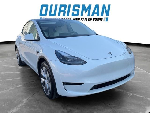 2023 Tesla Model Y Long Range's photo