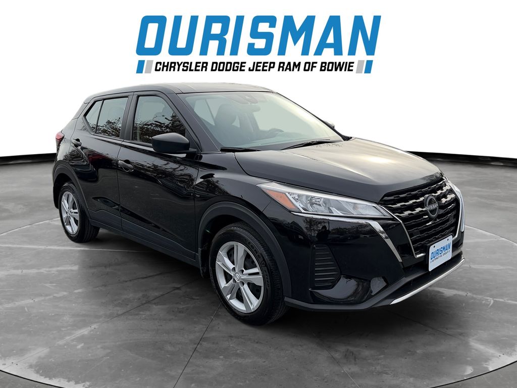 2024 Nissan Kicks S's photo