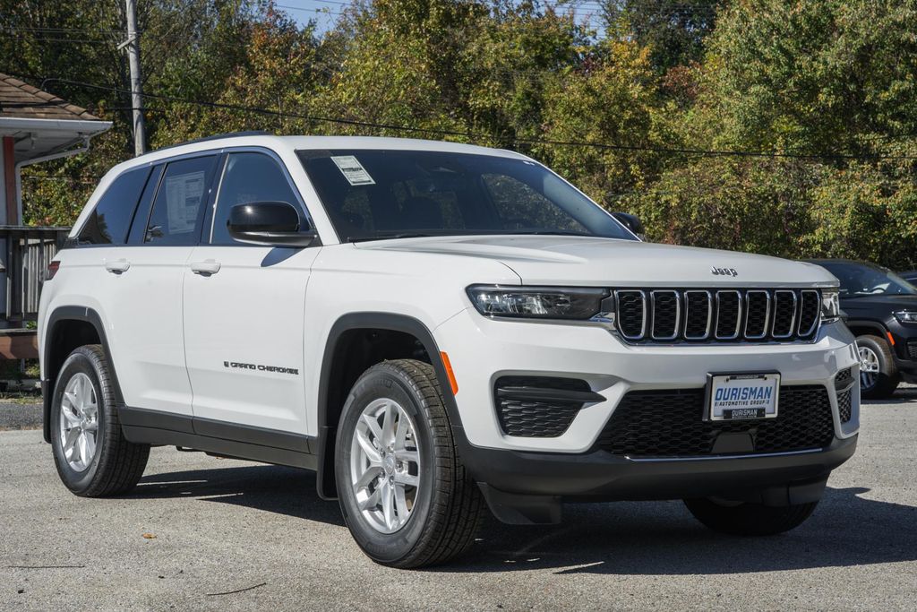 2025 Jeep Grand Cherokee Laredo's photo