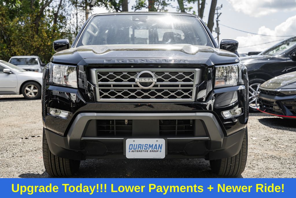 2024 Nissan Frontier Crew Cab SV photo 2