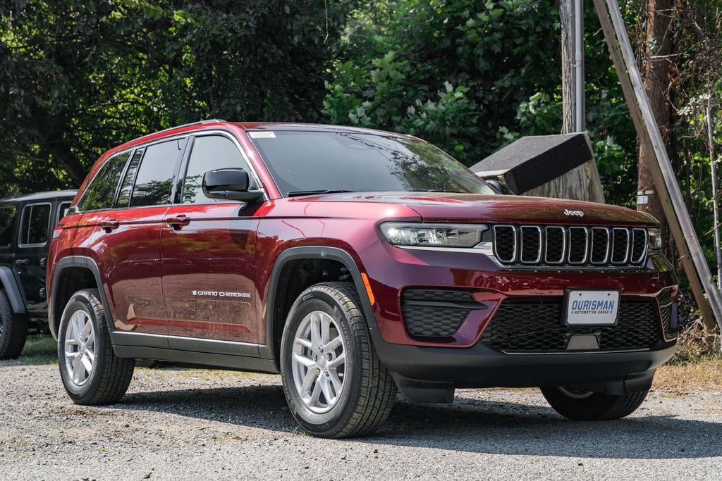 2025 Jeep Grand Cherokee Laredo's photo