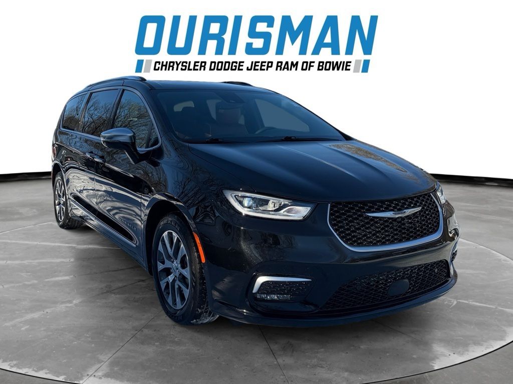 2024 Chrysler Pacifica PHEV Pinnacle's photo