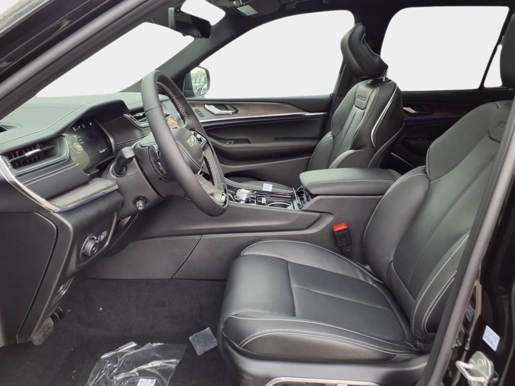 2025 Jeep Grand Cherokee Overland - Photo 9
