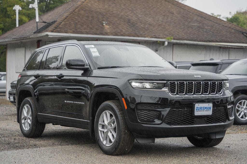 2025 Jeep Grand Cherokee Laredo's photo